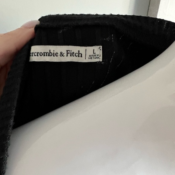 Abercrombie & Fitch long sleeve Henley - Picture 2 of 7